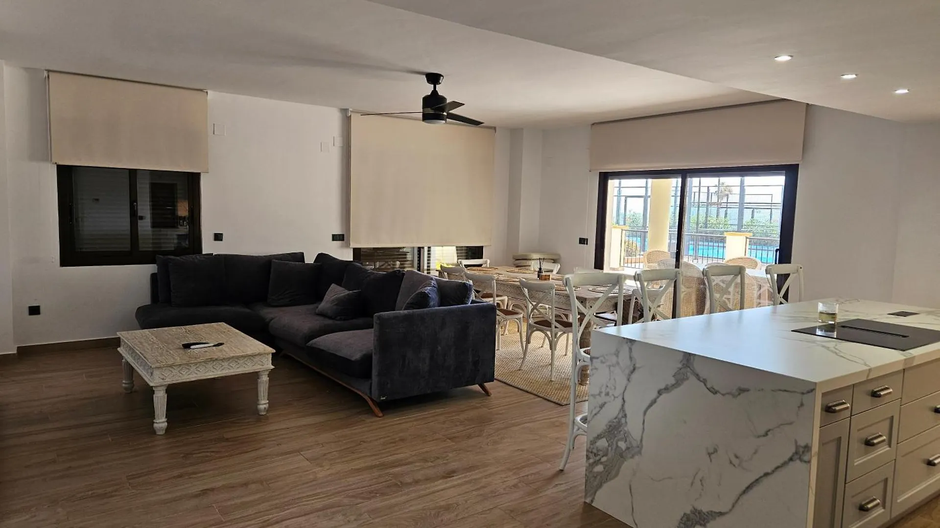 Luxury 3 Bed Apartment Marina De La Duquesa, Huge Terrace Pool Views, 500 Meters To Beach Manilva Spanien