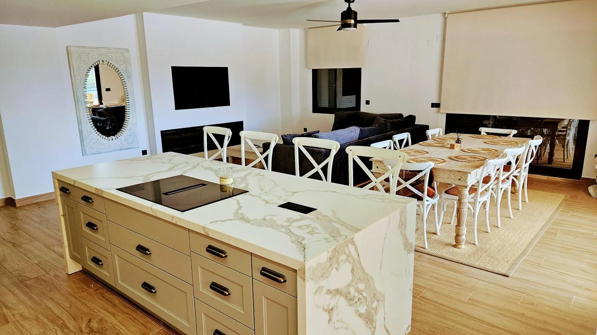 Luxury 3 Bed Apartment Marina De La Duquesa, Huge Terrace Pool Views, 500 Meters To Beach Manilva 0*,  Spanien