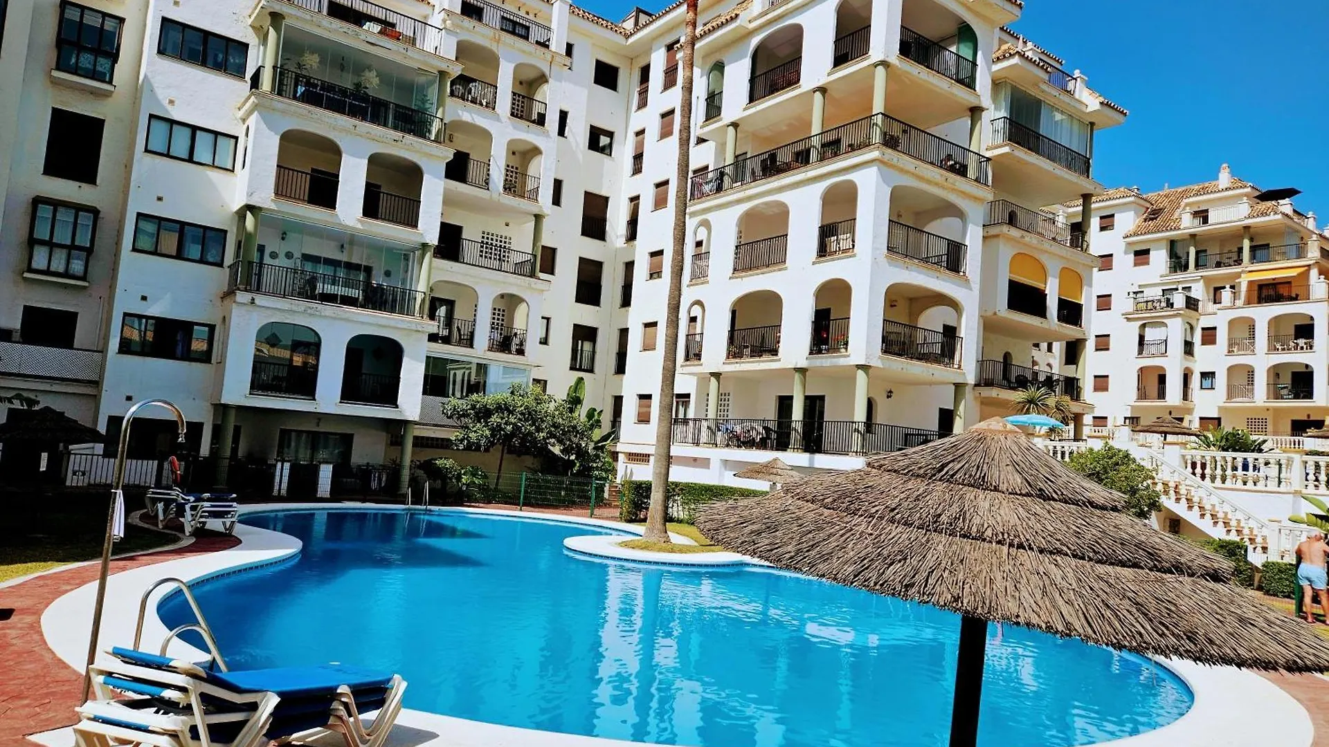 Luxury 3 Bed Apartment Marina De La Duquesa, Huge Terrace Pool Views, 500 Meters To Beach Manilva 0*,  Spanien