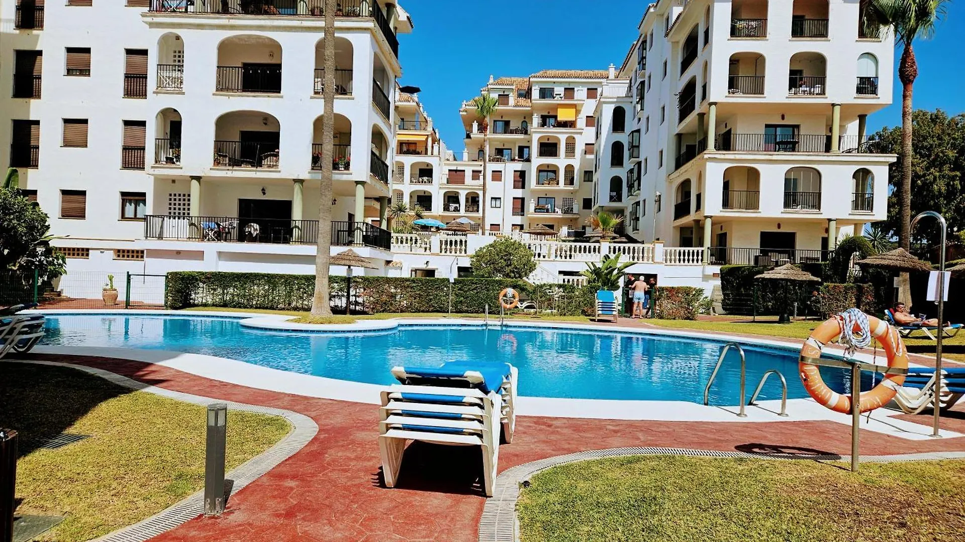 Luxury 3 Bed Apartment Marina De La Duquesa, Huge Terrace Pool Views, 500 Meters To Beach Manilva Spanien