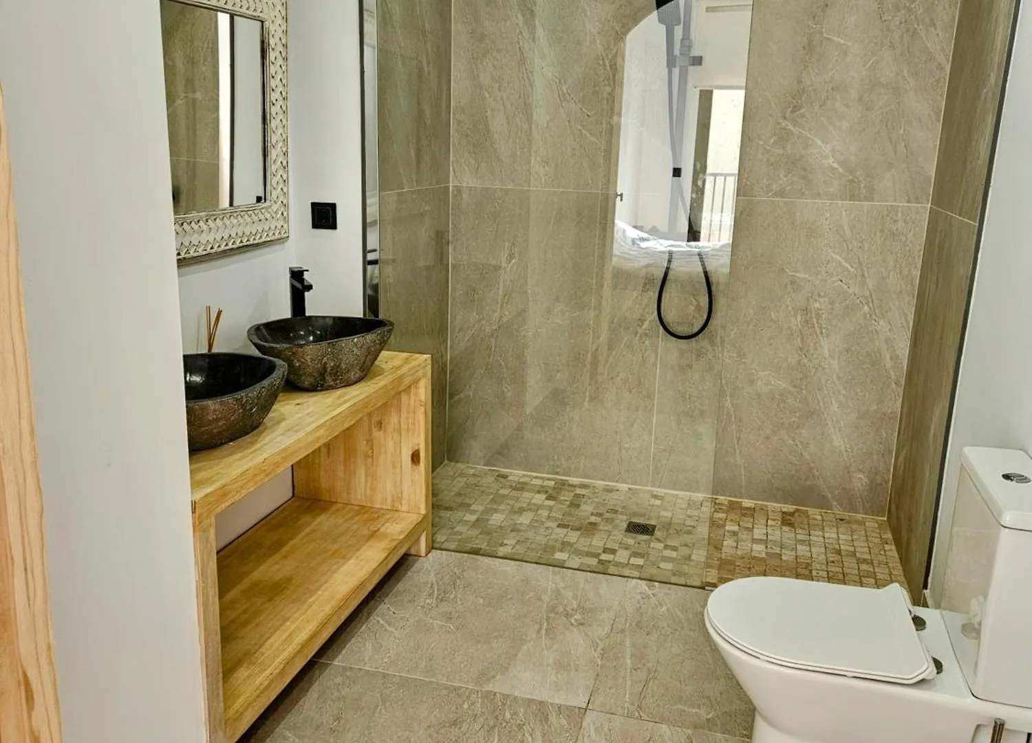 Luxury 3 Bed Apartment Marina De La Duquesa, Huge Terrace Pool Views, 500 Meters To Beach Manilva