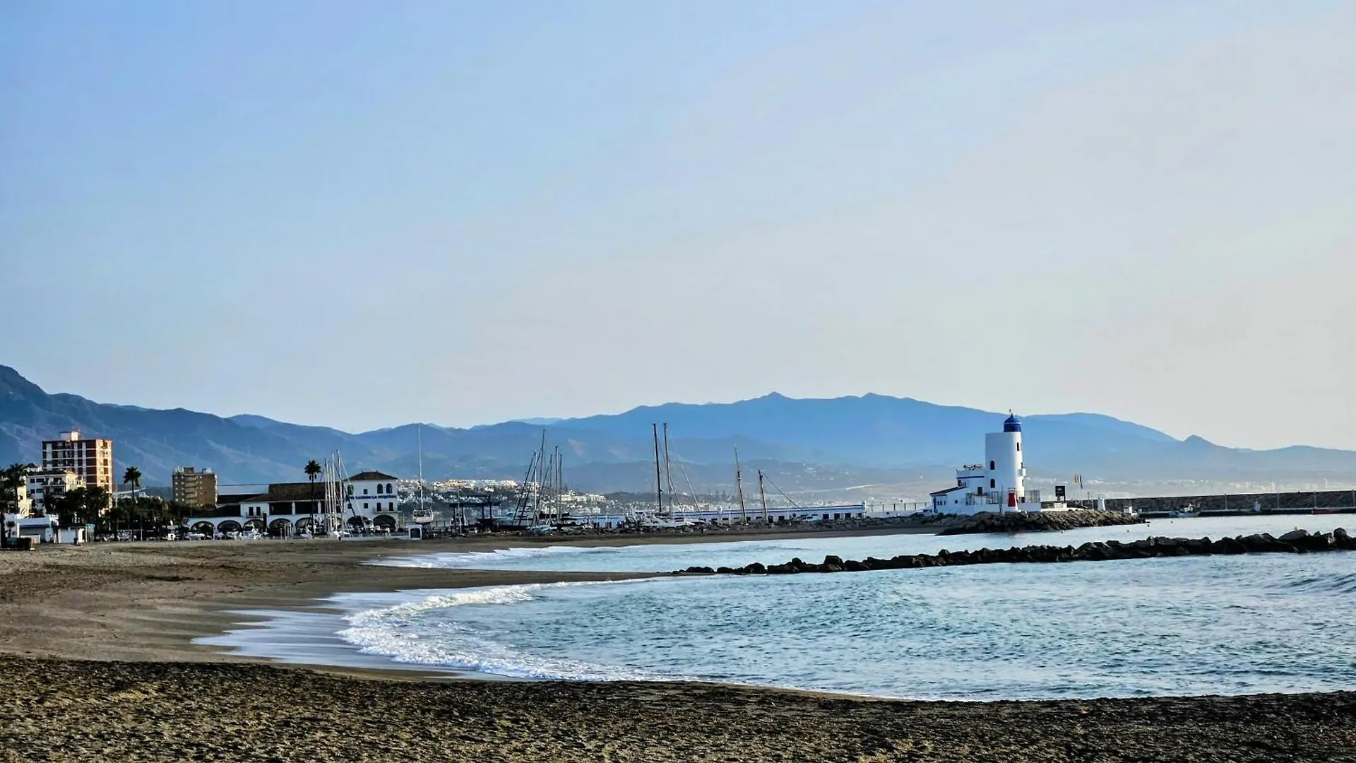 Luxury 3 Bed Apartment Marina De La Duquesa, Huge Terrace Pool Views, 500 Meters To Beach Manilva